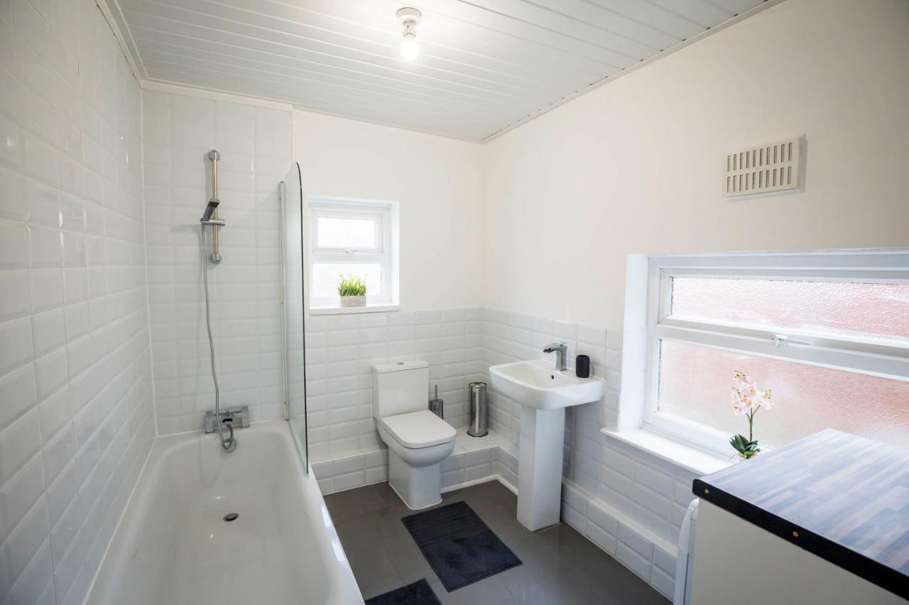 Spacious, Modern 4 Bed House Close To City Centre Chester Zewnętrze zdjęcie