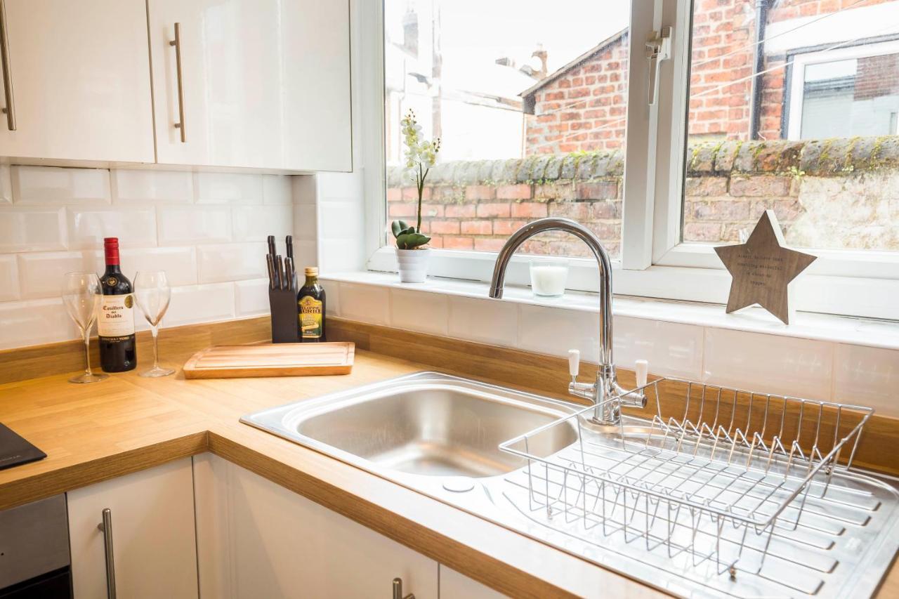 Spacious, Modern 4 Bed House Close To City Centre Chester Zewnętrze zdjęcie